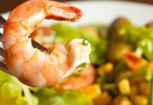 Posna salata sa škampima salata od skampa