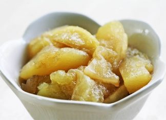 Kuvane jabuke sa suvim grožđem kuvane jabuke sa suvim grozdjem recept