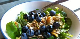 Posna salata od spanaća i borovnica posna salata od spanaca i borovnica recept