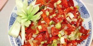 Posna salata sa suvim paprikama i prazilukom posna salata od suve paprike i praziluka