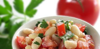 Posna salata od pasulja sa paradajzom salata od pasulja sa paradajzom