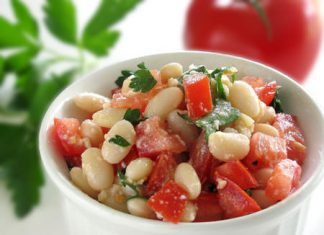 Posna salata od pasulja sa paradajzom salata od pasulja sa paradajzom