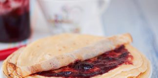 Posne palačinke sa pekmezom posne palacinke sa pekmezom