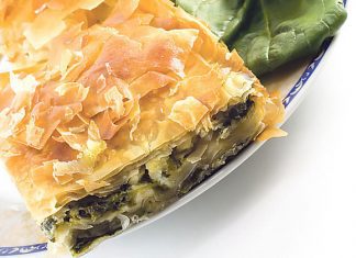Posna pita od spanaća i šampinjona pita od spanaca, praziluka i pecuraka
