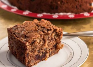 Posna torta sa suvim groždjem posna torta sa suvim grozdjem
