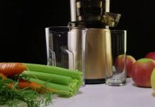 Ceđeni sok od jabuke, kruške, šargarepe, celera i mirođije cedjeni sok od kruske jabuke sargarepe celera i mirodjije recept
