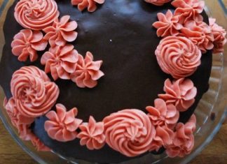Posna torta sa ratlukom Posna torta sa ratlukom