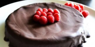 Posna torta sa voćem i čokoladom posna-torta-sa-vocem-i-cokoladom