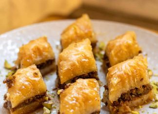 Posna baklava sa orasima i cimetom Posna baklava sa orasima i cimetom