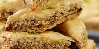 Posna baklava sa susamom Posna baklava sa susamom
