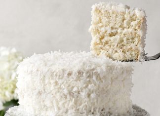 Posna torta sa kokosom i bananama Posna torta sa kokosom i bananama