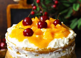 Posna breskva-lešnik torta Posna breskva-lešnik torta