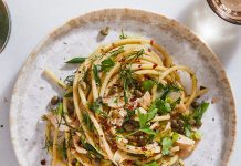 Posna pasta sa tunjevinom i kaprom Posna pasta sa tunjevinom i kaprom