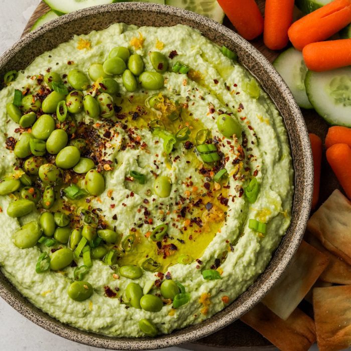 Posni edamame humus