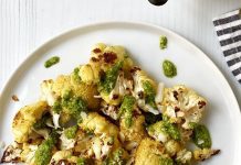 Posni pečeni karfiol sa pesto sosom od rukole i oraha Posni pečeni karfiol sa pesto sosom od rukole i oraha