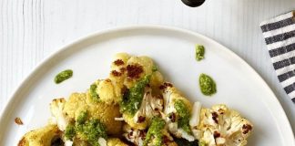 Posni pečeni karfiol sa pesto sosom od rukole i oraha Posni pečeni karfiol sa pesto sosom od rukole i oraha