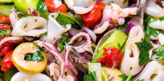 Posna salata sa lignjama Posna salata sa lignjama