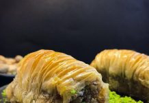 Posna gužvana baklava sa lešnicima Posna gužvana baklava sa lešnicima