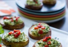 Posni brusketi sa pesto sosom Posni brusketi sa pesto sosom
