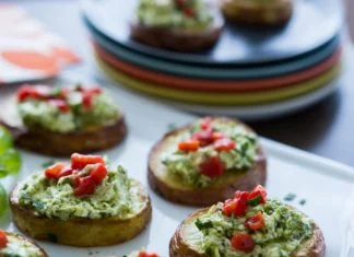 Posni brusketi sa pesto sosom Posni brusketi sa pesto sosom
