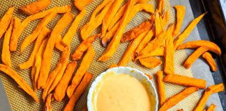 Posni pomfrit od batata sa aioli dresingom Posni pomfrit od batata sa Aioli dresingom