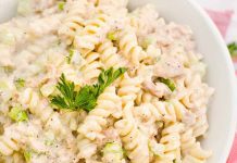 Posna salata sa pirinčem i tunjevinom Posna salata sa pirinčem i tunjevinom