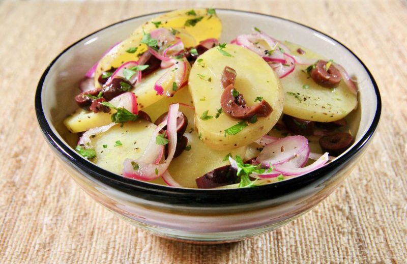Posna krompir salata sa maslinama