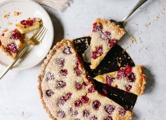 Posna pita od malina i badema Posna pita od malina i badema