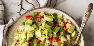 Posna salata od kinoe sa povrćem i avokadom Posna salata od kinoe sa povrćem i avokadom