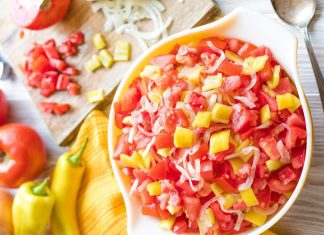 Posna salata sa mladim lukom Posna salata sa mladim lukom