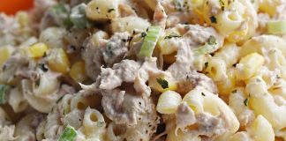 Posna tuna salata sa tzatzikijem Posna tuna salata sa tzatzikijem