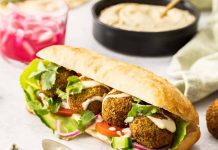 Posni sendvič sa falafelom Posni sendvič sa falafelom