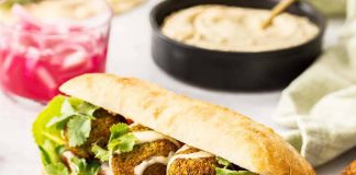 Posni sendvič sa falafelom Posni sendvič sa falafelom