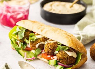 Posni sendvič sa falafelom Posni sendvič sa falafelom