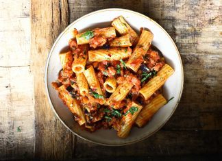 Posna pasta sa patlidžanom i paradajzom Posna pasta sa patlidžanom i paradajzom