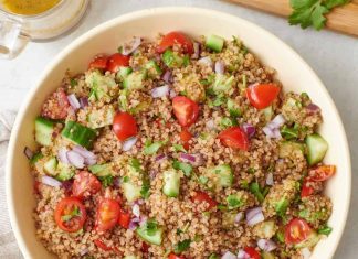 Posna salata od kinoe i avokada Posna salata od kinoe i avokada