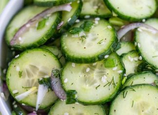 Posna salata od mladog luka i krastavca Posna salata od mladog luka i krastavca