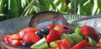Posna voćna salata sa medom Posna voćna salata sa medom