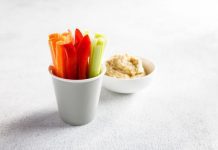 Posni štapići od povrća sa tahini sosom Posni štapići od povrća sa tahini sosom