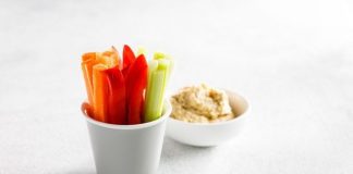 Posni štapići od povrća sa tahini sosom Posni štapići od povrća sa tahini sosom