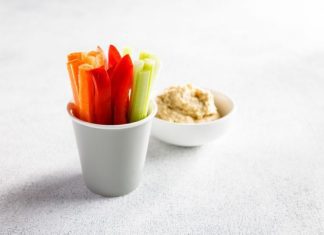 Posni štapići od povrća sa tahini sosom Posni štapići od povrća sa tahini sosom