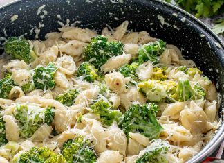Posna kremasta pasta sa brokolijem Posna kremasta pasta sa brokolijem