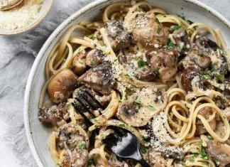 Posna kremasta pasta sa pečurkama Posna kremasta pasta sa pečurkama