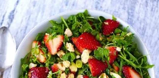 Posna salata od rukole i jagoda Posna salata od rukole i jagoda