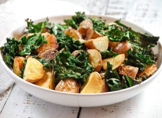 Posna salata od pečenih krompira i kelja Posna salata od pečenih krompira i kelja