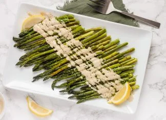 Posne grilovane špargle sa tahini sosom Posne grilovane špargle sa tahini sosom