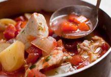 Posni paprikaš od mešane ribe Posni paprikaš od mešane ribe recept