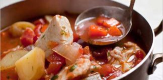 Posni paprikaš od mešane ribe Posni paprikaš od mešane ribe recept