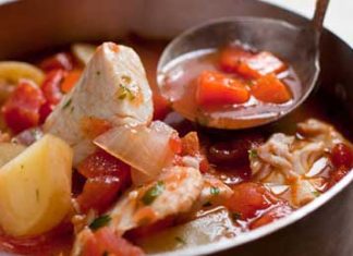 Posni paprikaš od mešane ribe Posni paprikaš od mešane ribe recept